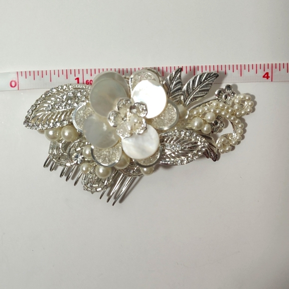 David's Bridal Mother of Pearl Mixed Media Flower Hair Comb STYLE# C9079 - Picture 10 of 11
